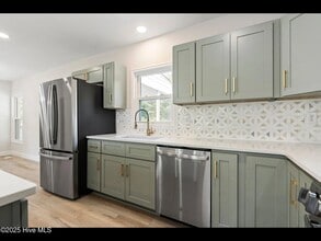 109 Inlet Ct in Hampstead, NC - Building Photo - Building Photo