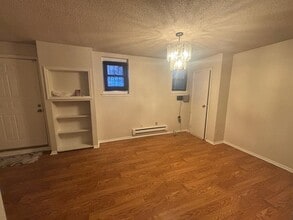 216 Christopher Columbus Dr in Jersey City, NJ - Building Photo - Building Photo