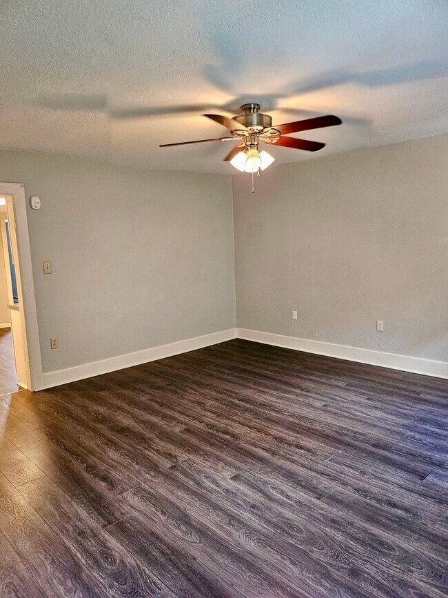 1707 Edwards Way in Pittsburgh, PA - Building Photo - Building Photo