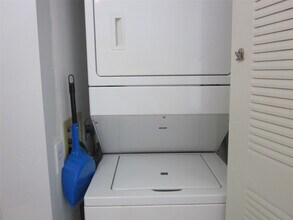 7719 Trent Dr in Tamarac, FL - Building Photo - Building Photo