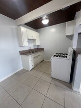 5624 Meridian in Los Angeles, CA - Foto de edificio - Interior Photo