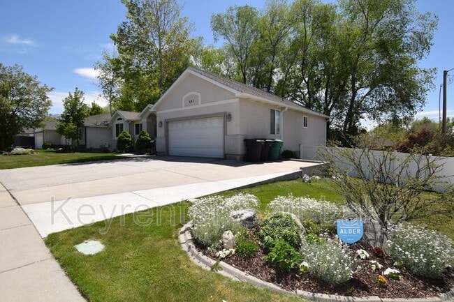 697 Krista Ct in Salt Lake City, UT - Building Photo - Building Photo