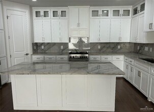 532 E Sandyhills Ave in McAllen, TX - Building Photo - Building Photo