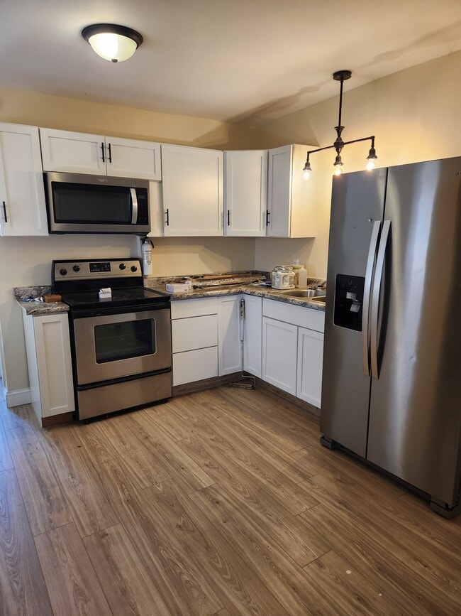 1424 Avenue A, Unit #3 in Council Bluffs, IA - Building Photo - Building Photo