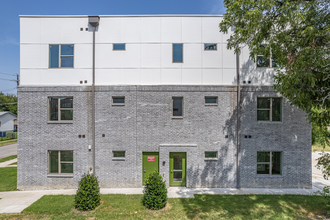 The Flats at Lucille in Dallas, TX - Building Photo - Interior Photo