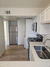 1330 E Highland Ave in Phoenix, AZ - Building Photo - Building Photo