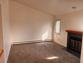2875 W International Airport Rd in Anchorage, AK - Building Photo - Building Photo