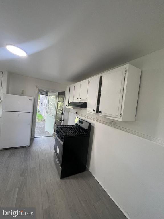 property at 2721 W 3rd St