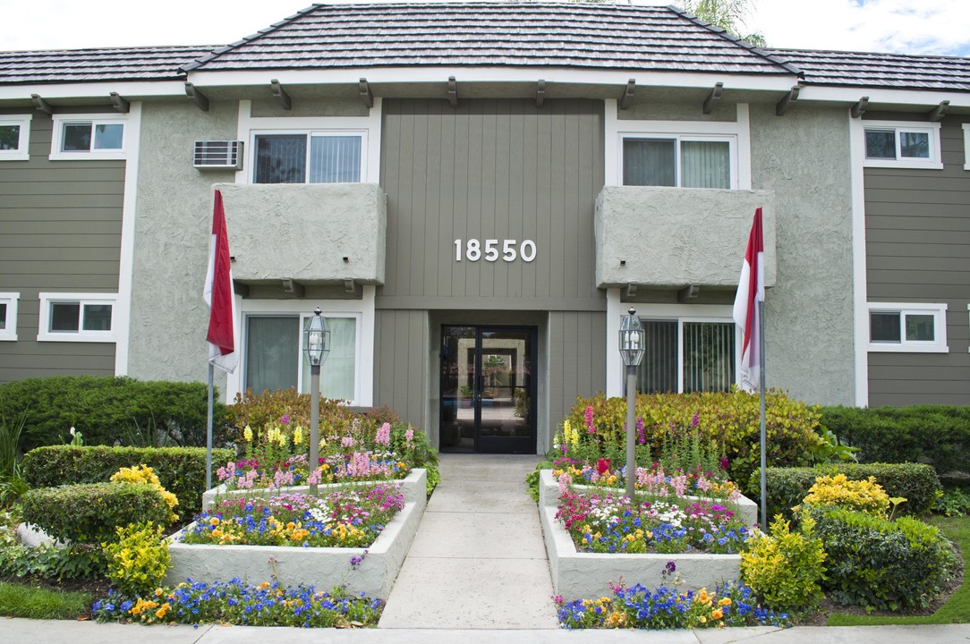 The Terrace in Tarzana, CA - Building Photo