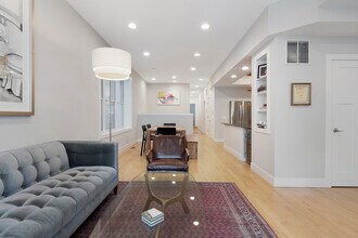 4532 N Damen Ave, Unit Unit 1 in Chicago, IL - Building Photo - Building Photo