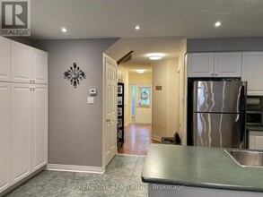 96 Ruby Crescent in Richmond Hill, ON - Building Photo - Building Photo