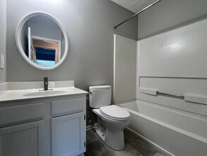 109 Carmel Woods Ct in Wake Forest, NC - Foto de edificio - Building Photo