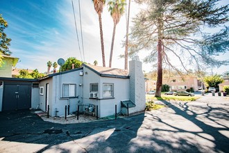 1443 E Maple St in Glendale, CA - Building Photo - Building Photo