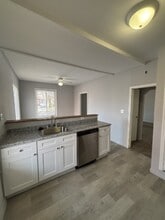 1520 Fort Park Blvd in Lincoln Park, MI - Building Photo - Building Photo