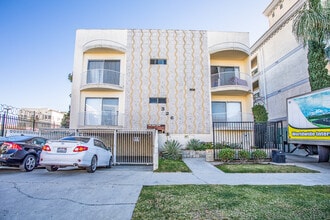 326 S Serrano Ave in Los Angeles, CA - Building Photo - Primary Photo