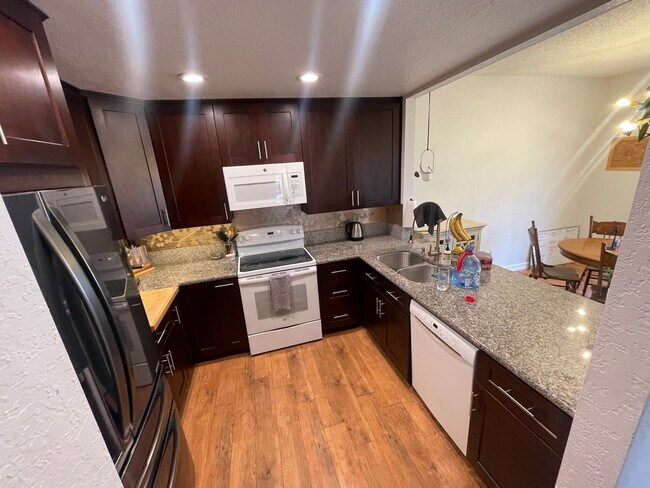 992 Lupine Hills Dr in Vista, CA - Building Photo - Building Photo