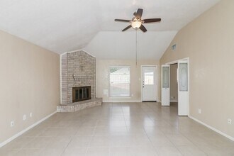 15626 Barbarossa Dr in Houston, TX - Building Photo - Building Photo