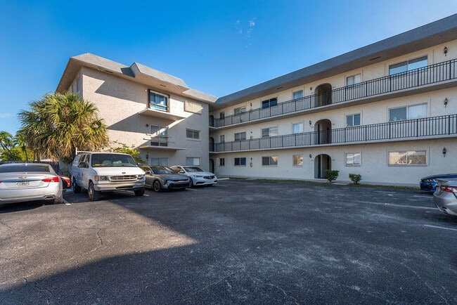 1410 S Federal Hwy in Lake Worth Beach, FL - Building Photo - Building Photo