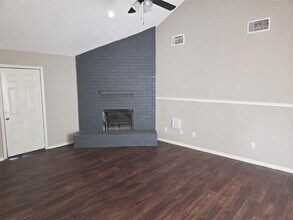 6303 Gladewell Dr in Houston, TX - Building Photo - Building Photo