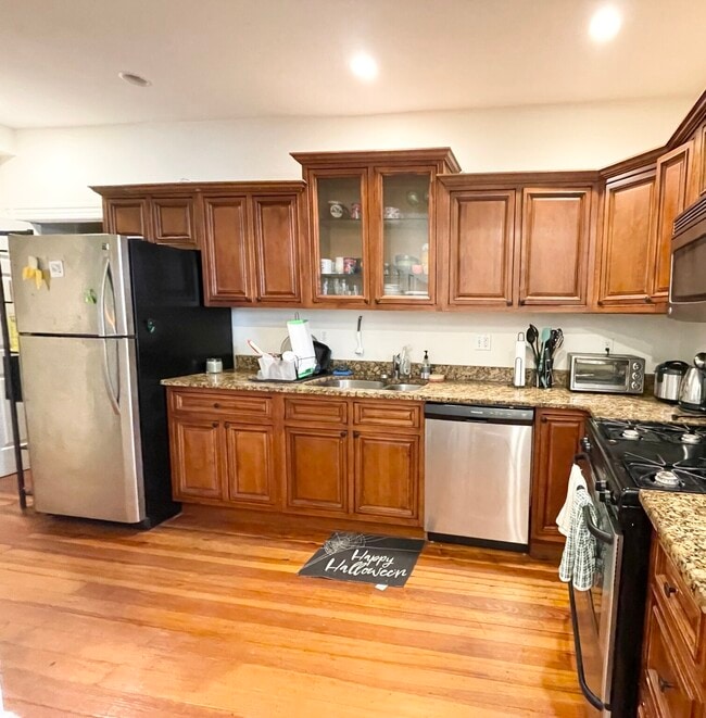 112 Hillside St, Unit #1 in Boston, MA - Building Photo - Building Photo