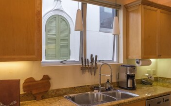 408 Lombard St in San Francisco, CA - Building Photo - Building Photo