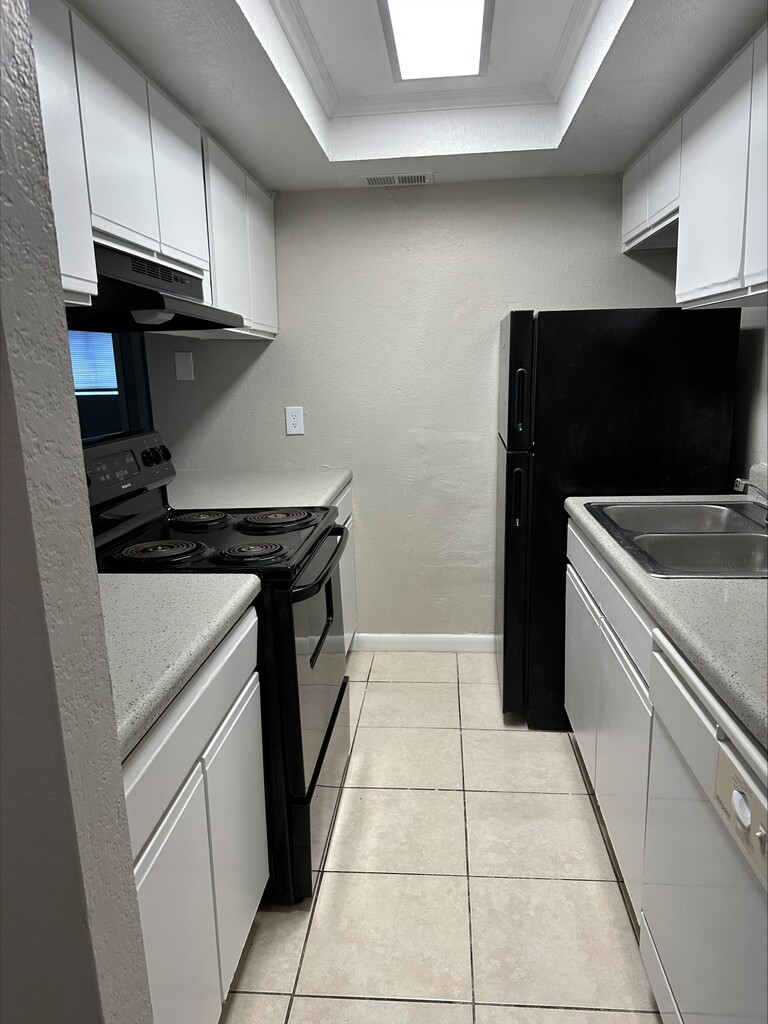 Lago Bello Apartments in Tampa, FL | ApartmentHomeLiving.com