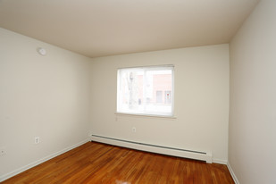 Hedgewood Apartments in Norwich, CT - Building Photo - Interior Photo