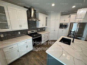 2362 SW Old Port Rd in Lee's Summit, MO - Building Photo - Building Photo