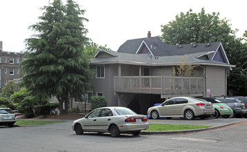 El Mar Terrace Apartments in Tacoma, WA - Building Photo - Building Photo