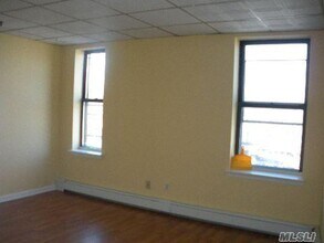224 E Main St in Port Jefferson, NY - Building Photo - Building Photo