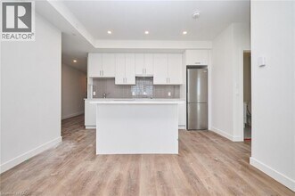 461 Green Rd in Hamilton, ON - Building Photo - Building Photo