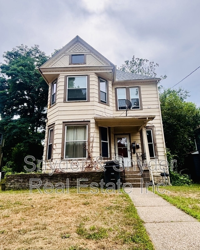 property at 51 Oakdale Ct