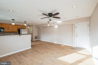 5037 Call Pl SE in Washington, DC - Foto de edificio - Building Photo