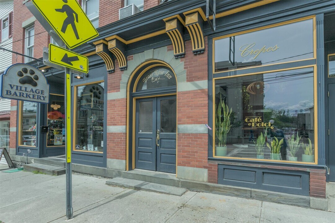 31 Main St in Warwick, NY - Building Photo