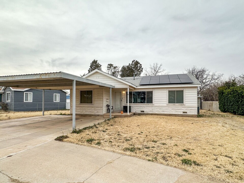 308 E Yeso Dr in Hobbs, NM - Building Photo