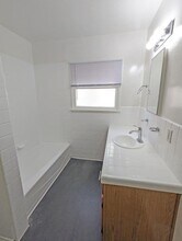 1051 S Wooster St in Los Angeles, CA - Building Photo - Building Photo