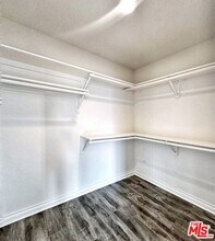 4829 W 17th St in Los Angeles, CA - Building Photo - Building Photo