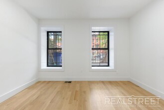 10 Marconi Pl in Brooklyn, NY - Building Photo - Building Photo