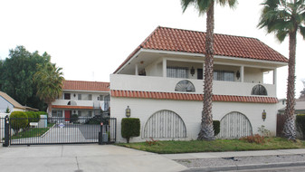 335 Claydelle Ave Apartments