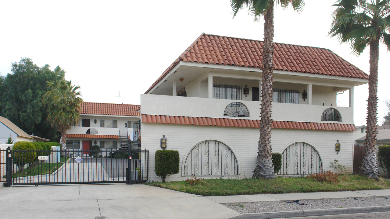 335 Claydelle Ave in El Cajon, CA - Building Photo