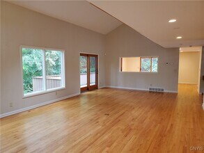 7001 Tiffany Cir in Fayetteville, NY - Building Photo - Building Photo