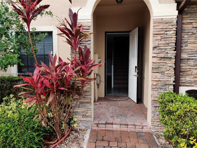 15103 SW 113th Terrace in Miami, FL - Building Photo - Building Photo