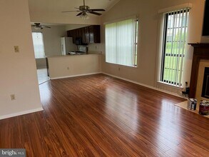 17 Banbury Ct in Trenton, NJ - Building Photo - Building Photo