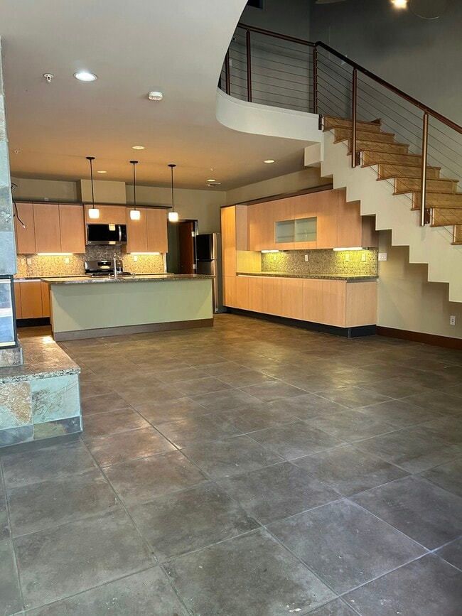 2020 H St in Sacramento, CA - Building Photo - Building Photo