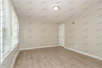 1430 Broadlawns Ln in St. Louis, MO - Building Photo - Building Photo