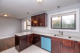6805 N Ridge Blvd in Chicago, IL - Building Photo - Building Photo