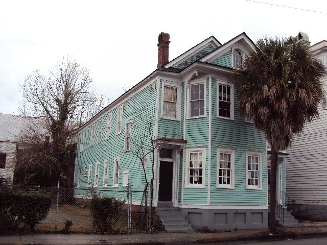 150 St Philip St in Charleston, SC - Building Photo