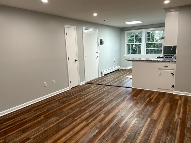 property at 180 Tyngsboro Rd