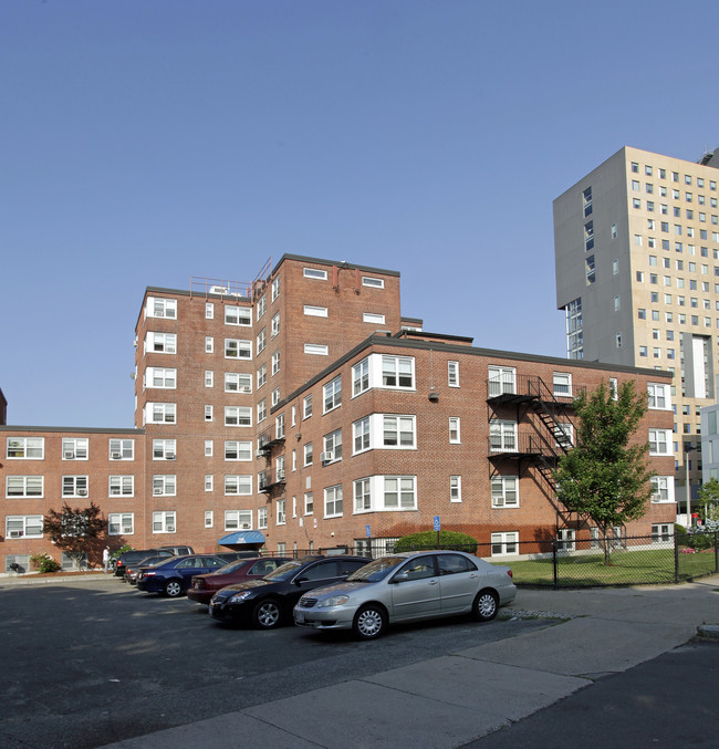 Whittier Street Apartments in Boston, MA - Foto de edificio - Building Photo