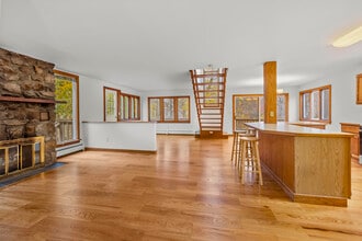 14 Clearview Terrace in Ridgefield, CT - Building Photo - Building Photo